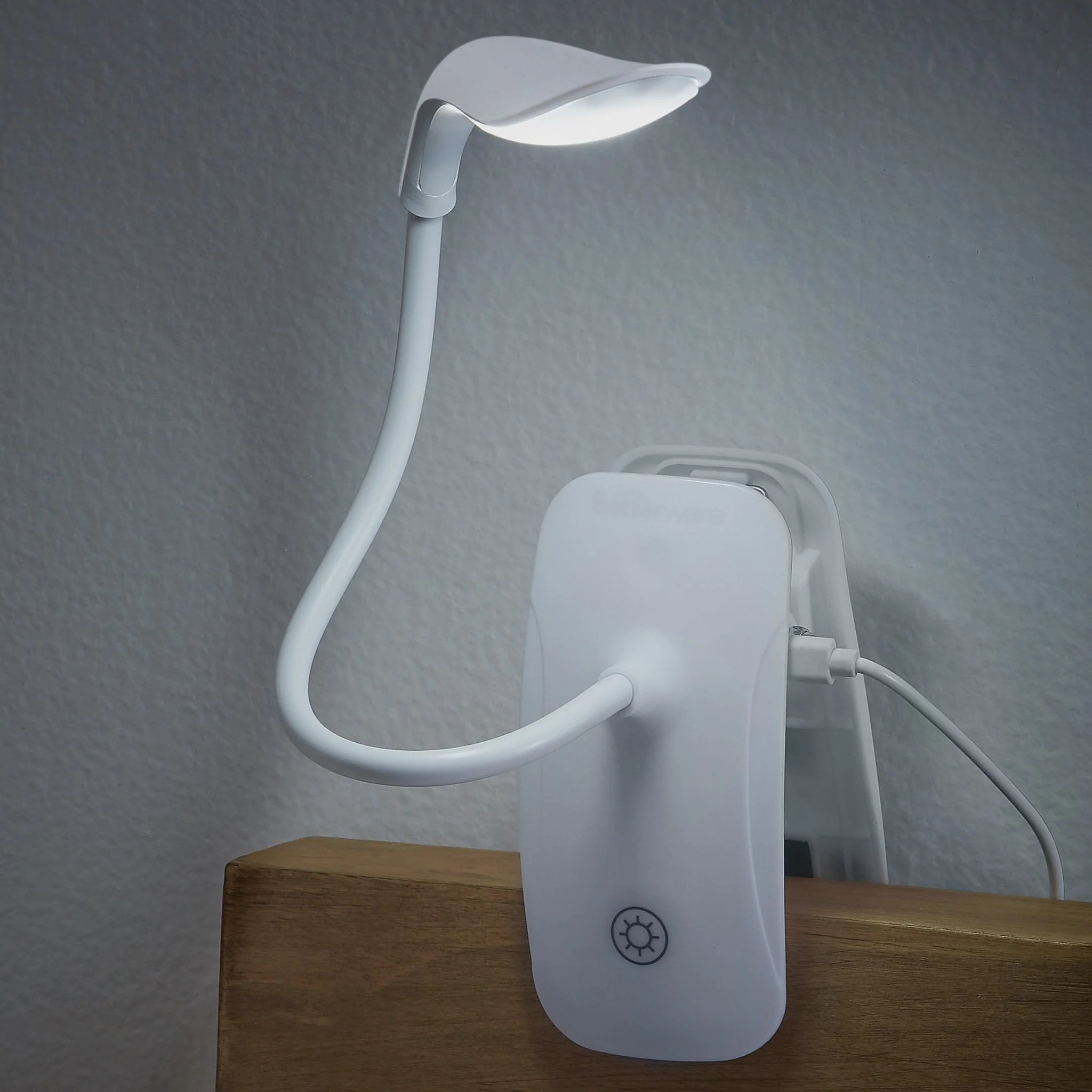 Clip Lamp - Image 2